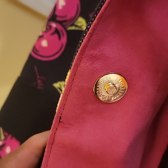 BETSEY JOHNSON FLORAL CANVAS TOTE - Picture 9 of 16